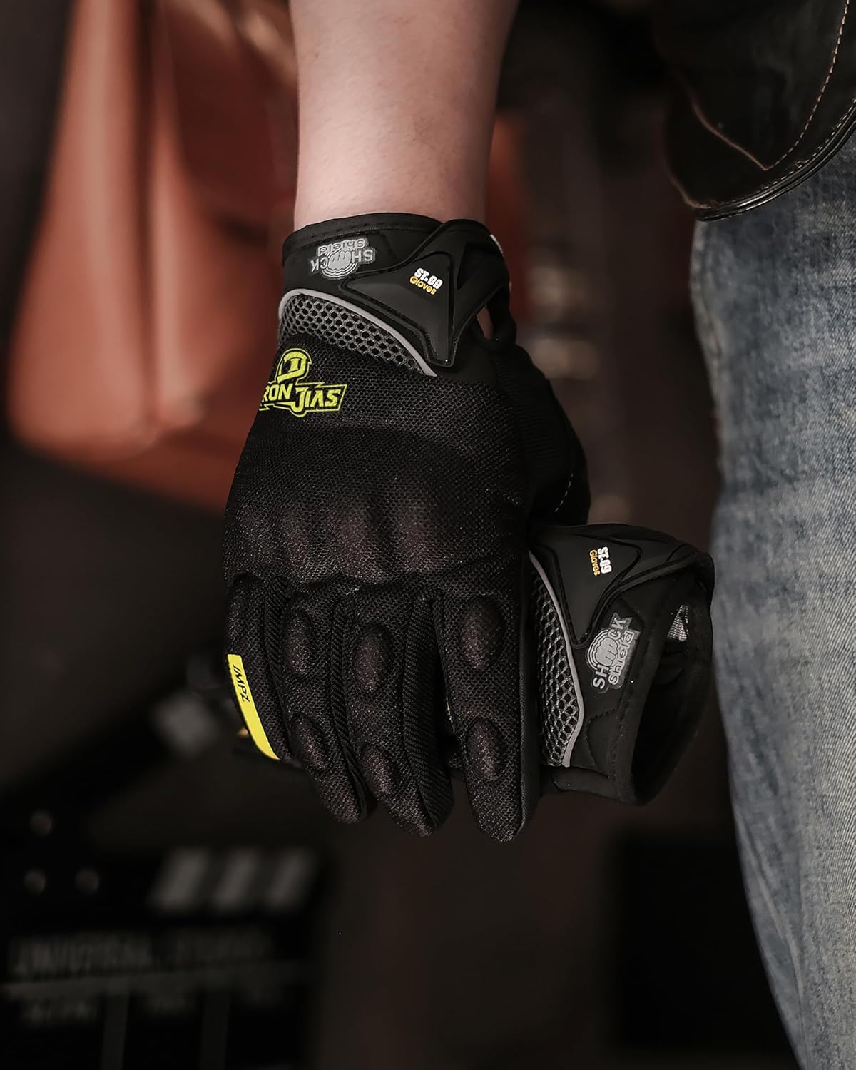 Guanti Moto Touchscreen Traspiranti con Protezione Rigida per Dita e Nocche