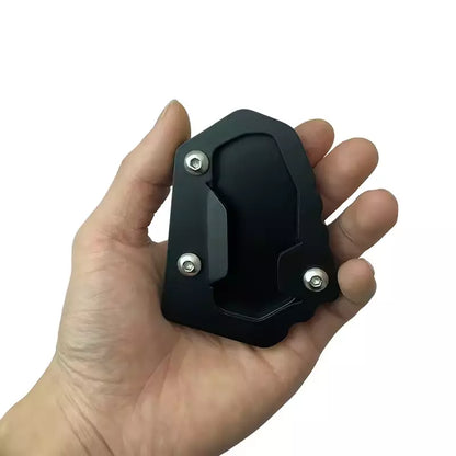 PIASTRA ESTENSIONE CAVALLETTO LATERALE MOTO BMW R1300GS/ADVENTURE 2023/24 NERO